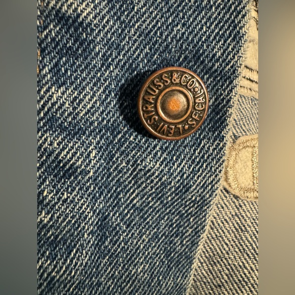 Vintage Levi’s Hard Rock Cafe London Denim Jean Jacket | Large Women’s - Picture 6 of 7